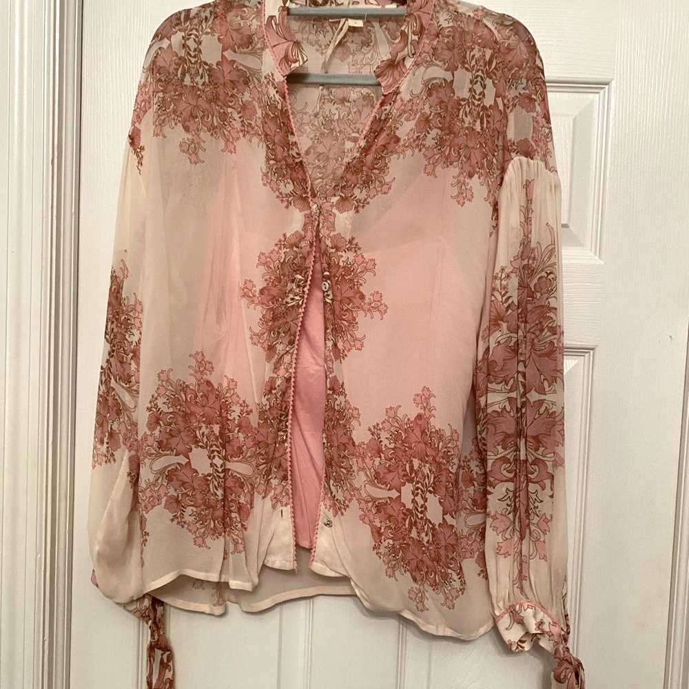 Anthropologie beautiful,  boho chic, flowey floral blouse. Incl pink camisole